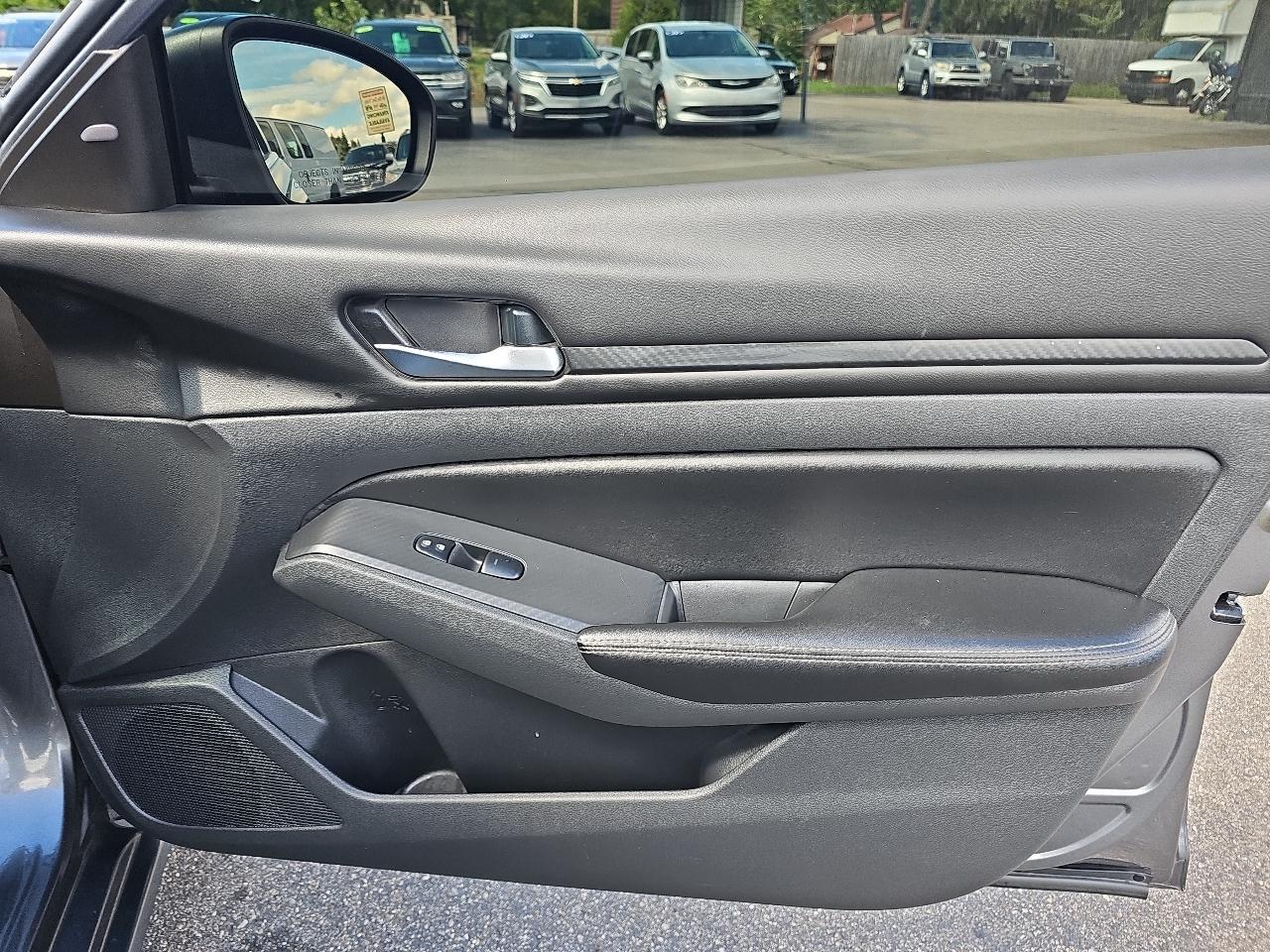 Nissan Altima 2.5 SV AWD Sedan 2024