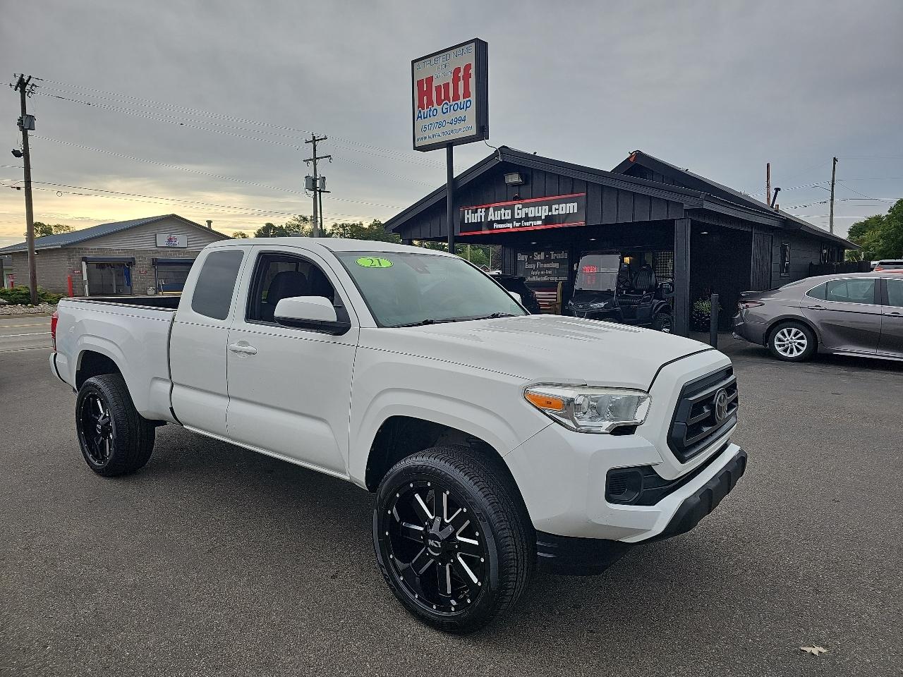 Toyota Tacoma 4WD SR5 Double Cab 6' Bed AT (Natl) 2021