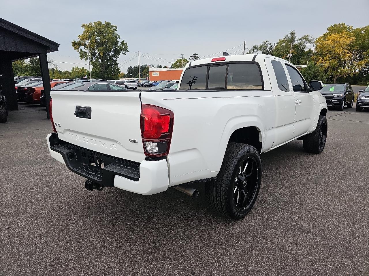 Toyota Tacoma 4WD SR5 Double Cab 6' Bed AT (Natl) 2021