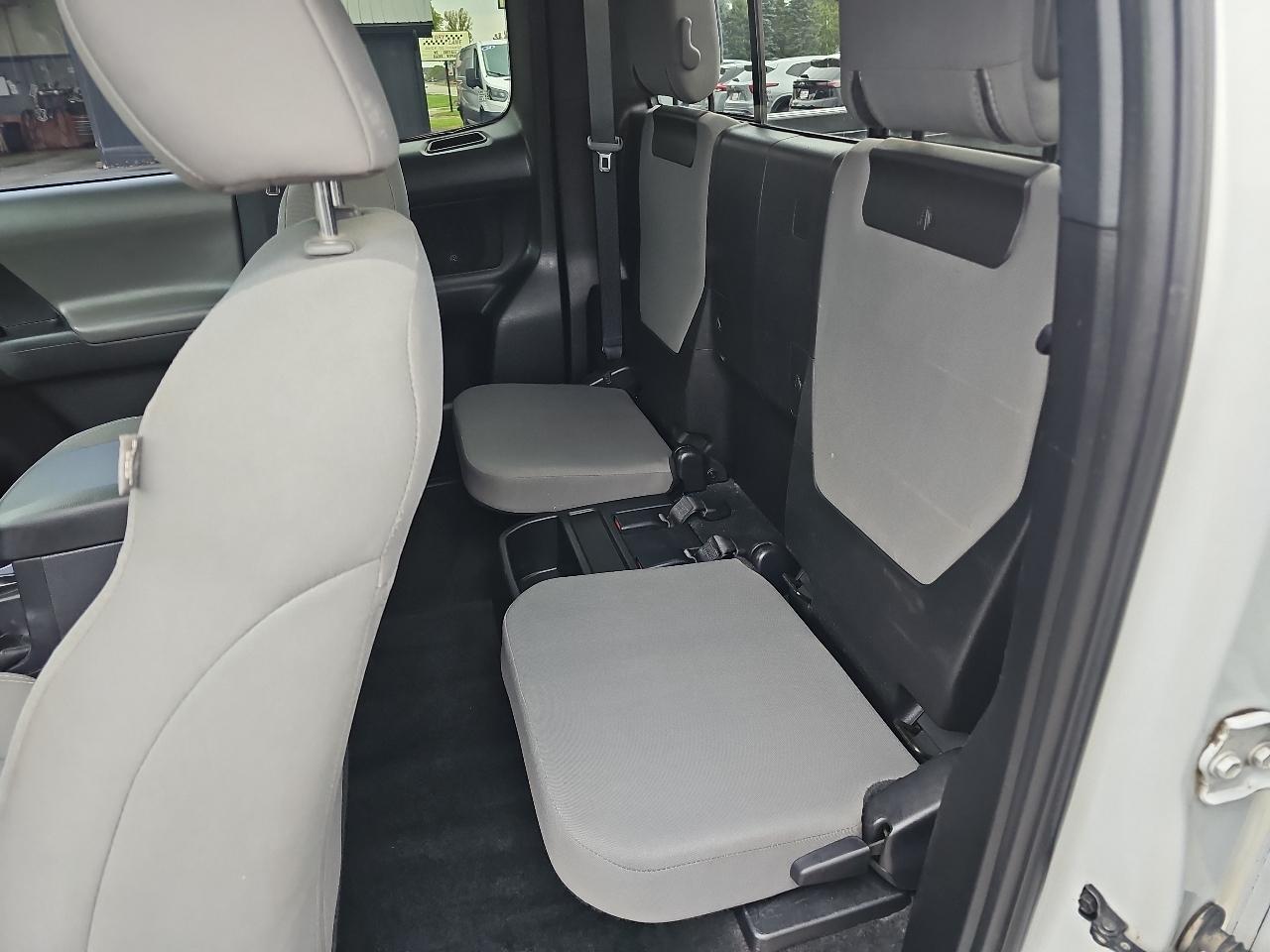 Toyota Tacoma 4WD SR5 Double Cab 6' Bed AT (Natl) 2021