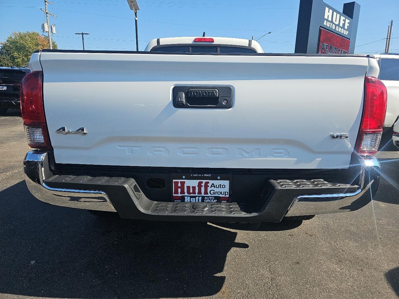 Toyota Tacoma 4WD SR5 Double Cab 6' Bed AT (Natl) 2021