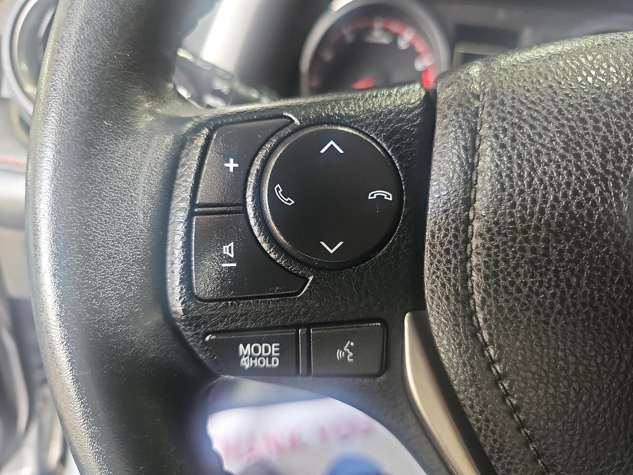 Toyota RAV4 SE AWD (Natl) 2017