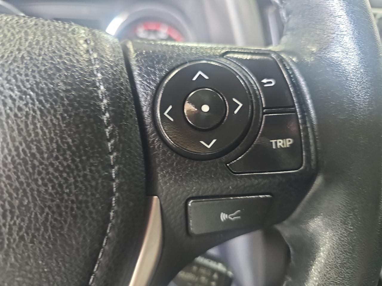 Toyota RAV4 SE AWD (Natl) 2017
