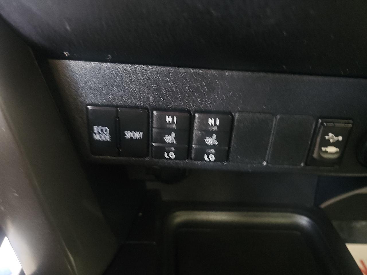 Toyota RAV4 SE AWD (Natl) 2017
