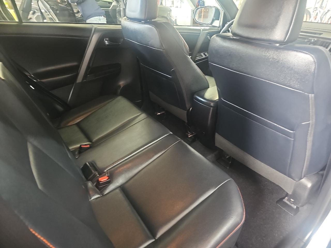 Toyota RAV4 SE AWD (Natl) 2017