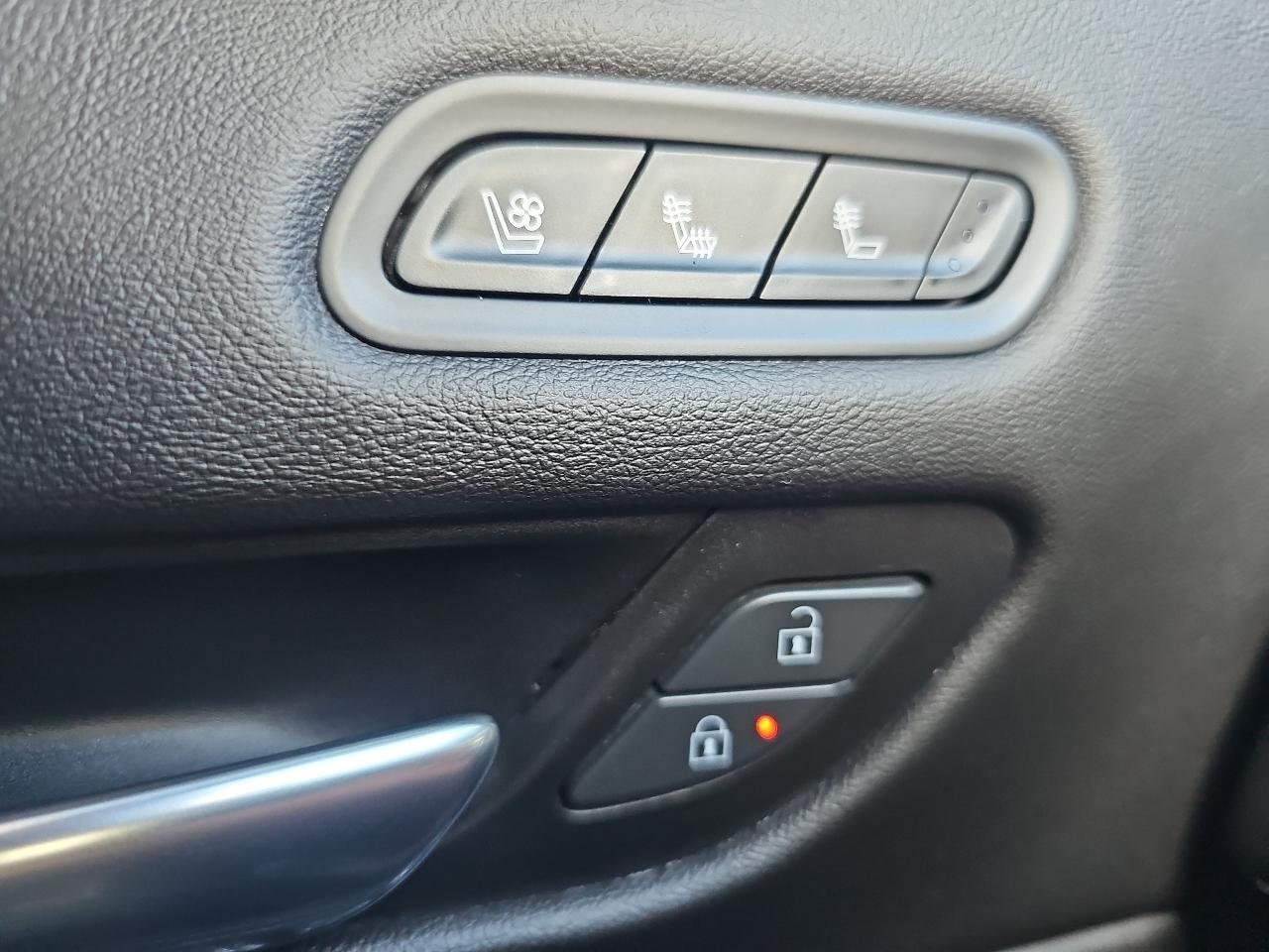 Cadillac Escalade 4WD 4dr Premium Luxury 2022