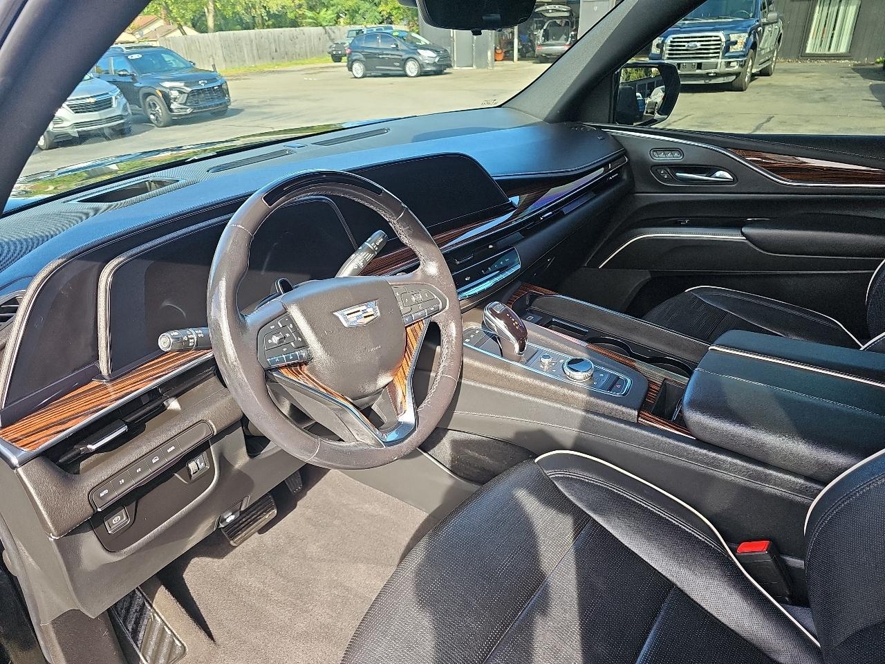 Cadillac Escalade 4WD 4dr Premium Luxury 2022