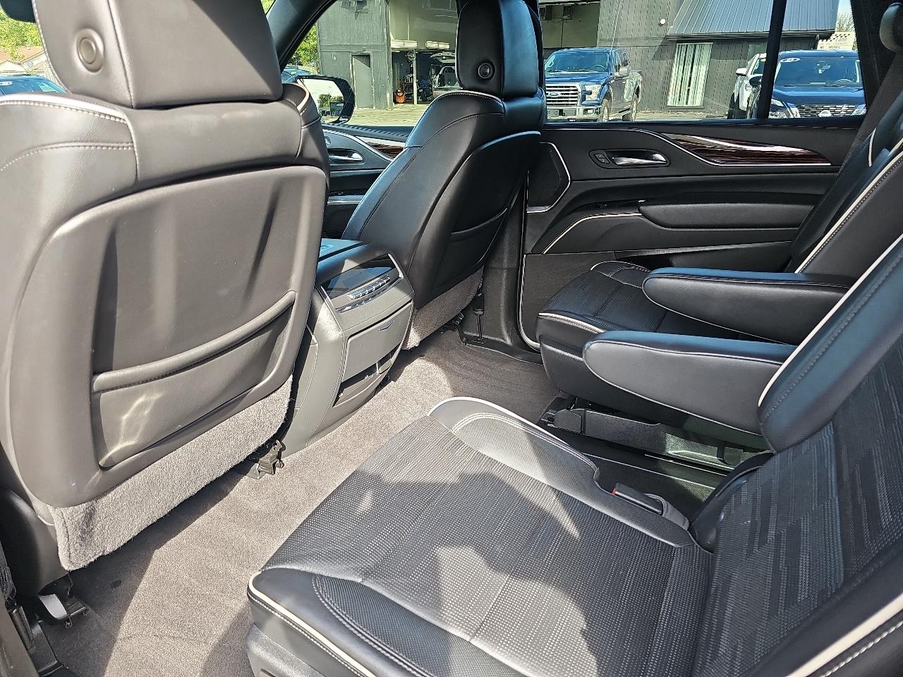 Cadillac Escalade 4WD 4dr Premium Luxury 2022