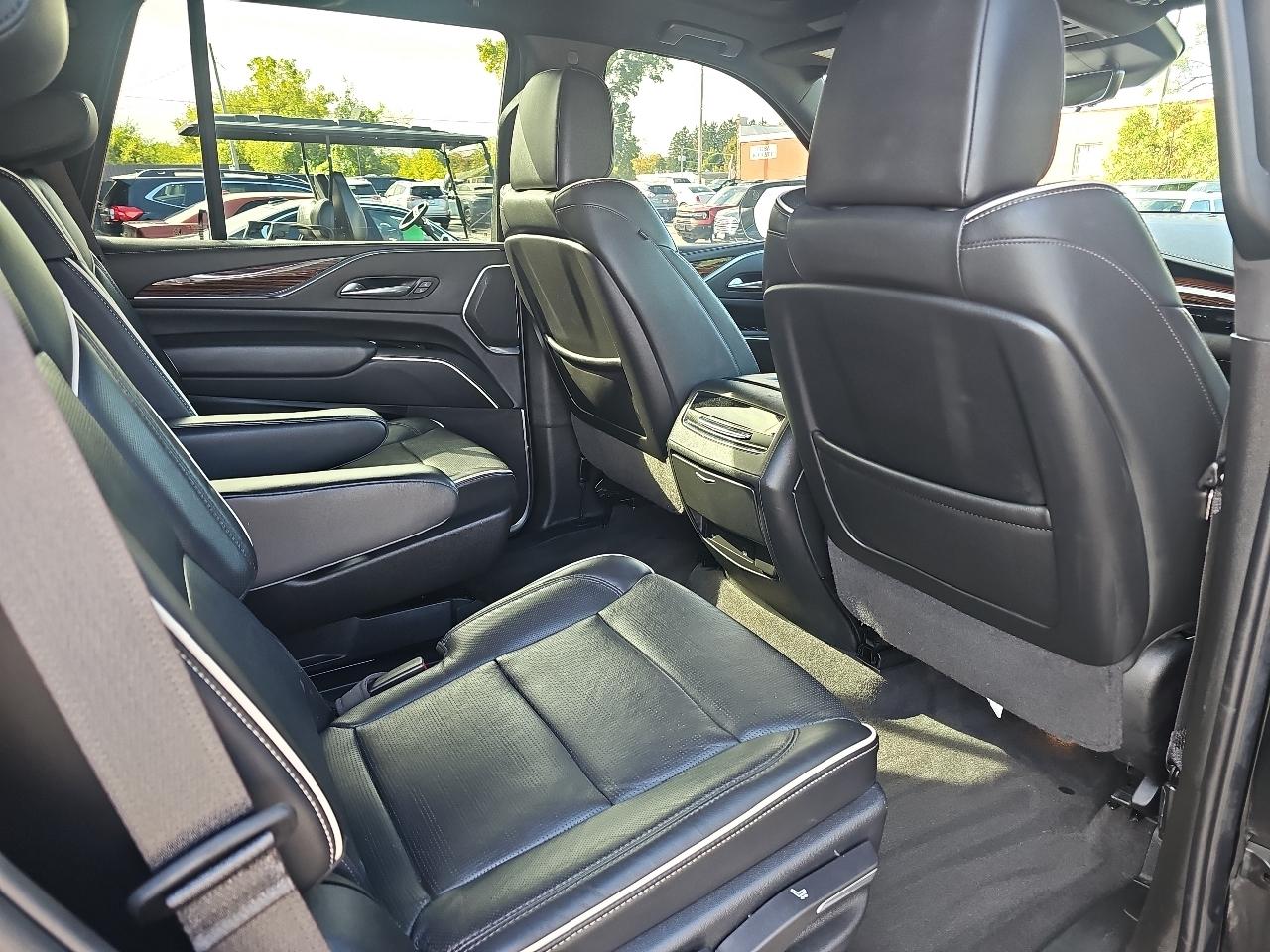 Cadillac Escalade 4WD 4dr Premium Luxury 2022