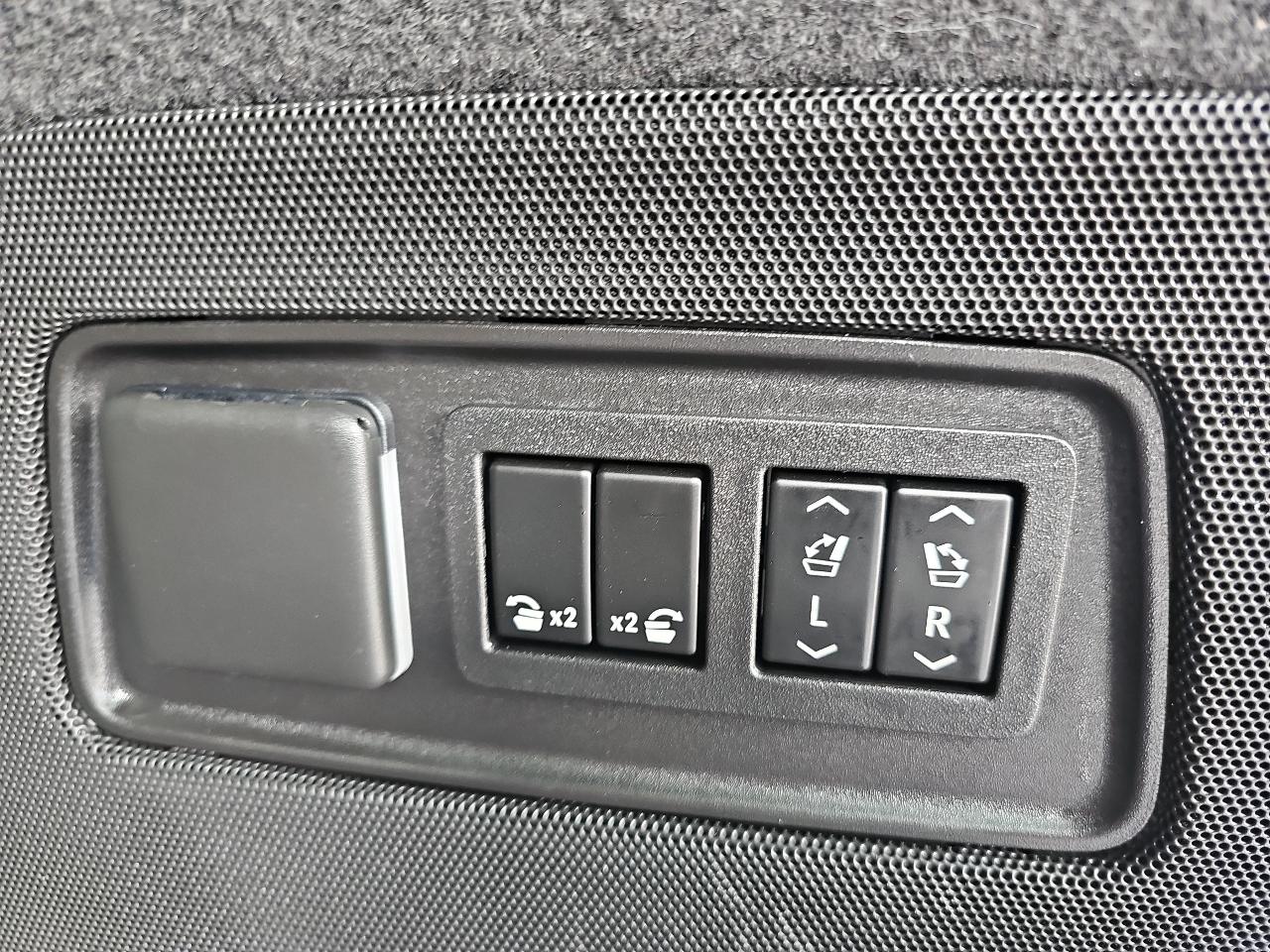 Cadillac Escalade 4WD 4dr Premium Luxury 2022