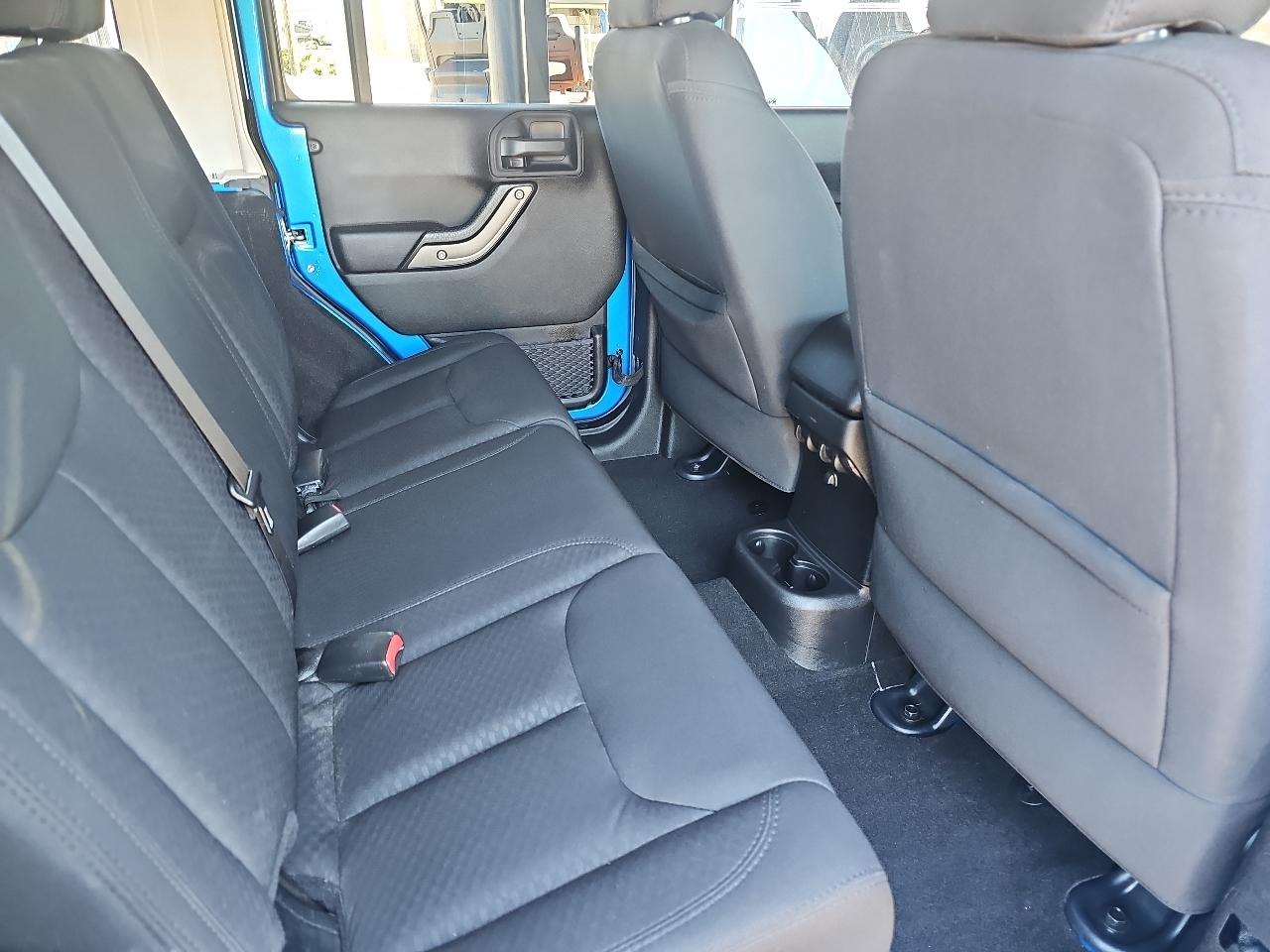 Jeep Wrangler Unlimited 4WD 4dr Sport 2015