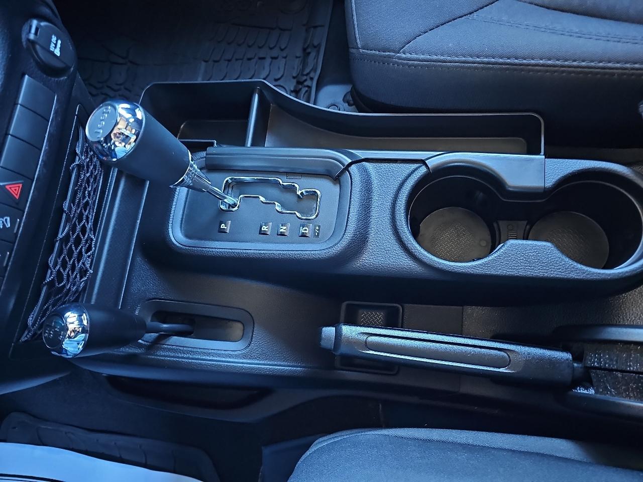 Jeep Wrangler Unlimited 4WD 4dr Sport 2015