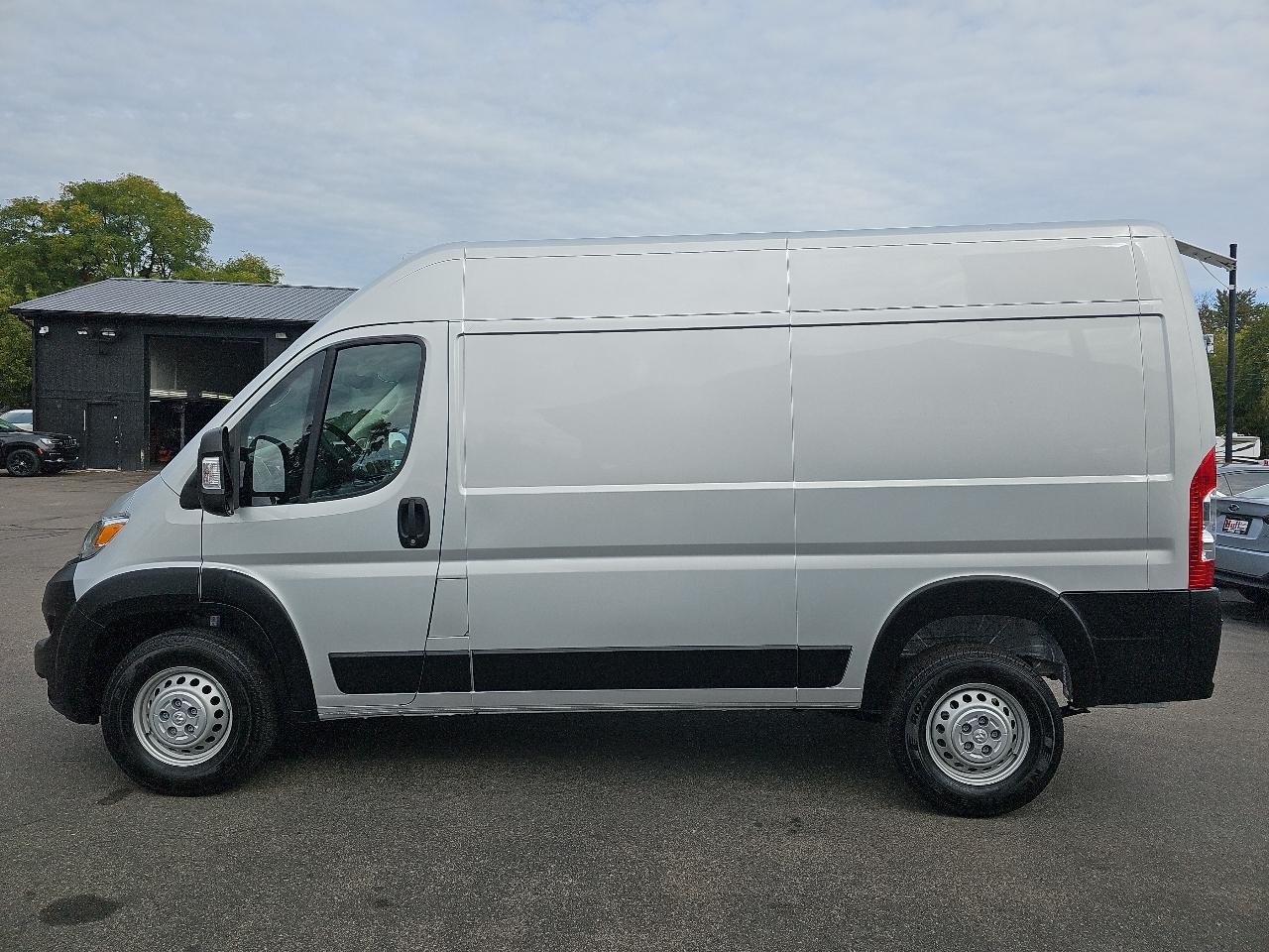 RAM ProMaster Cargo Van Tradesman 1500 High Roof 136" WB w/Pass Seat 2026