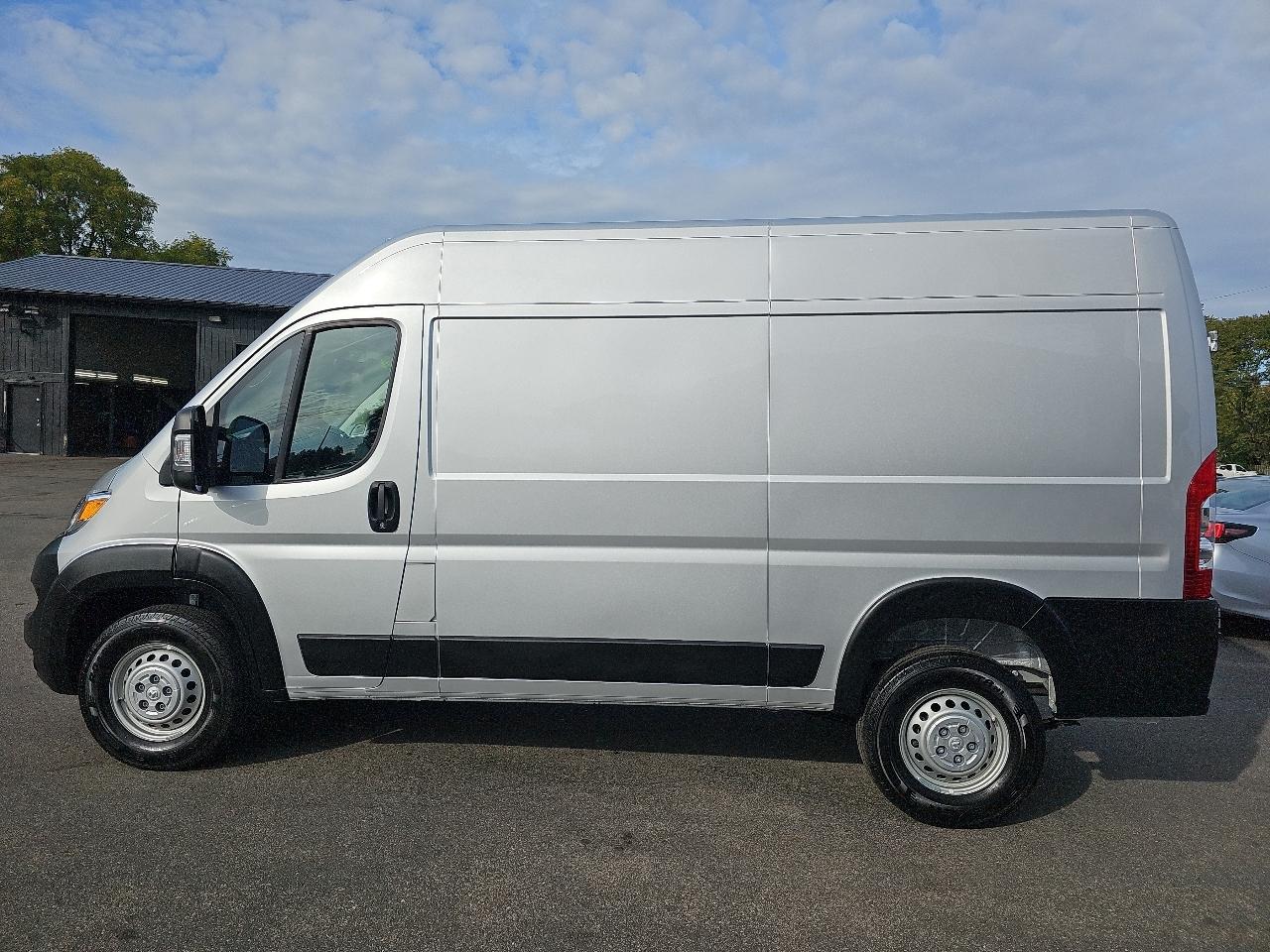 RAM ProMaster Cargo Van Tradesman 1500 High Roof 136" WB w/Pass Seat 2026