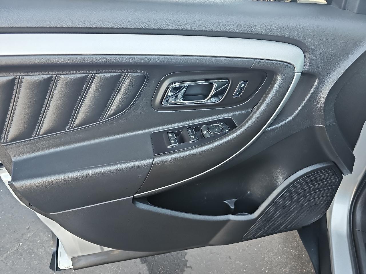 Ford Taurus SEL AWD 2018