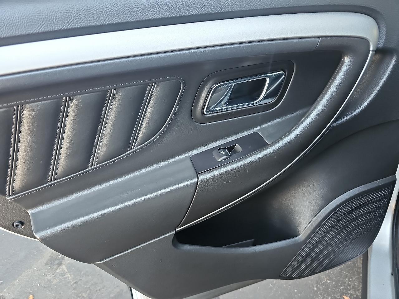 Ford Taurus SEL AWD 2018