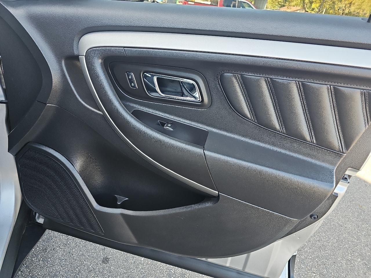 Ford Taurus SEL AWD 2018