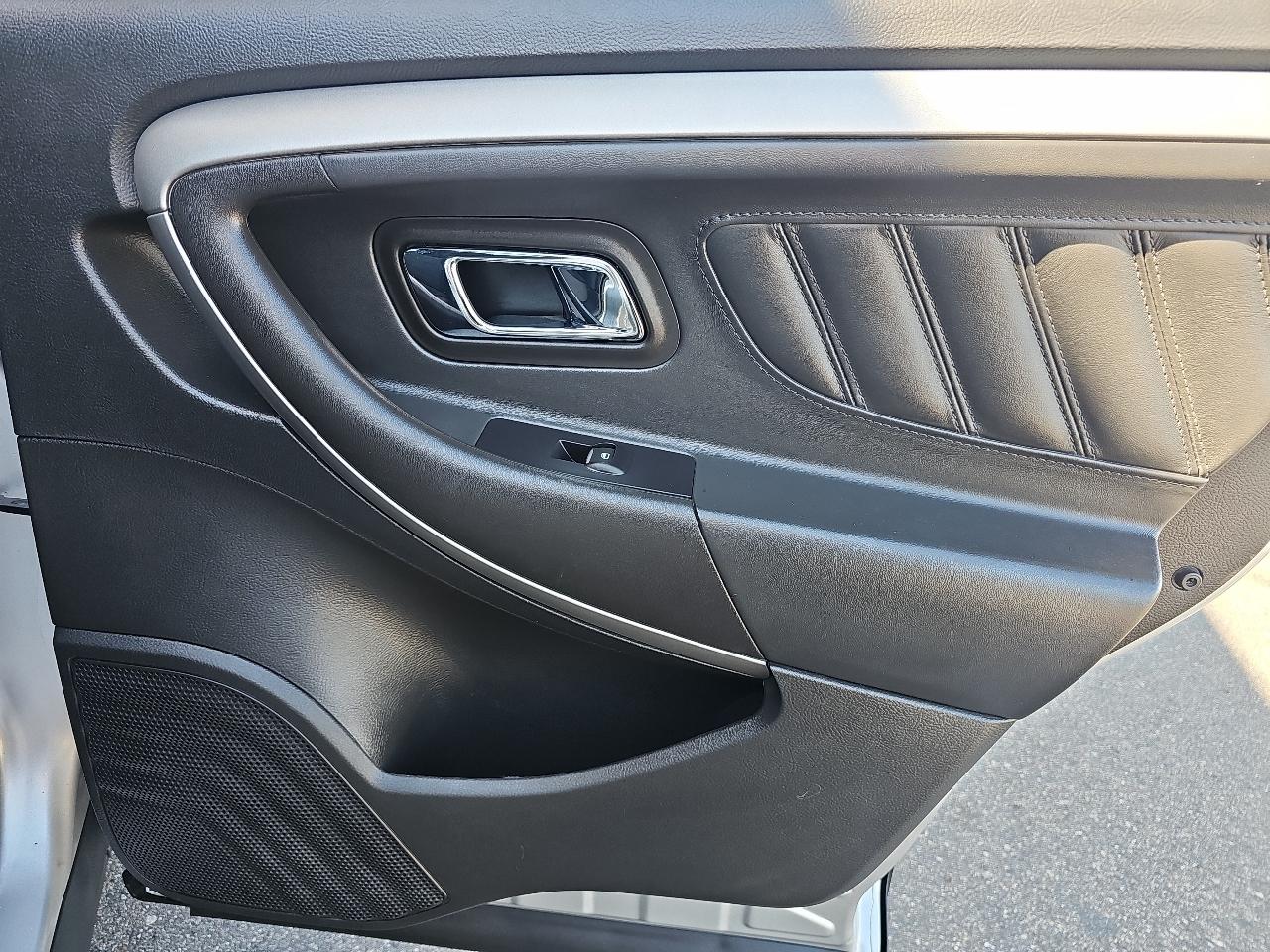Ford Taurus SEL AWD 2018