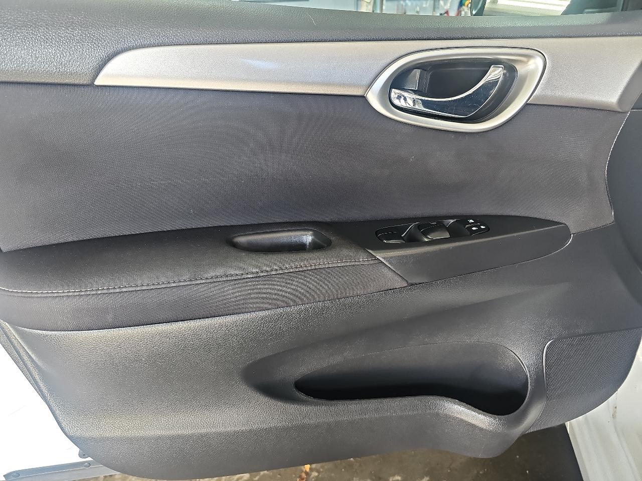 Nissan Sentra 4dr Sdn I4 CVT SV 2014