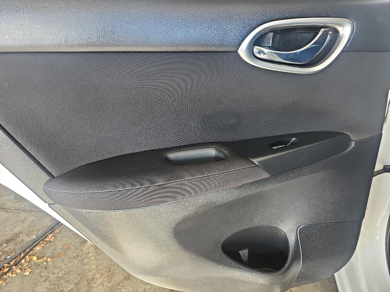 Nissan Sentra 4dr Sdn I4 CVT SV 2014