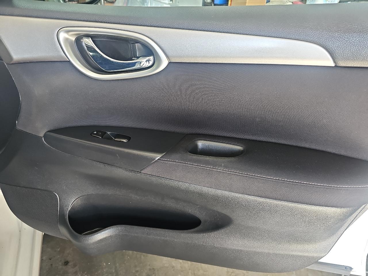 Nissan Sentra 4dr Sdn I4 CVT SV 2014