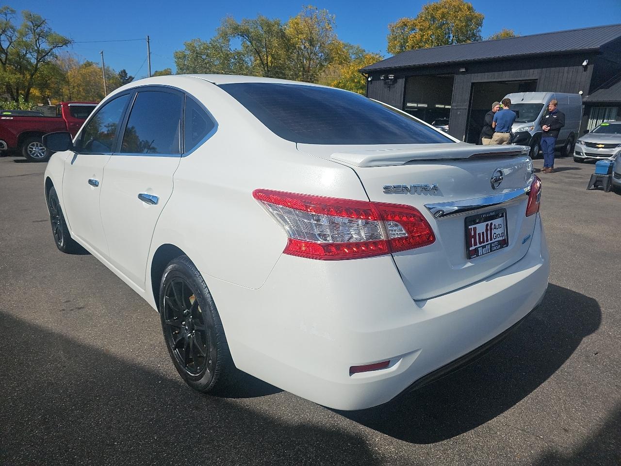 Nissan Sentra 4dr Sdn I4 CVT SV 2014
