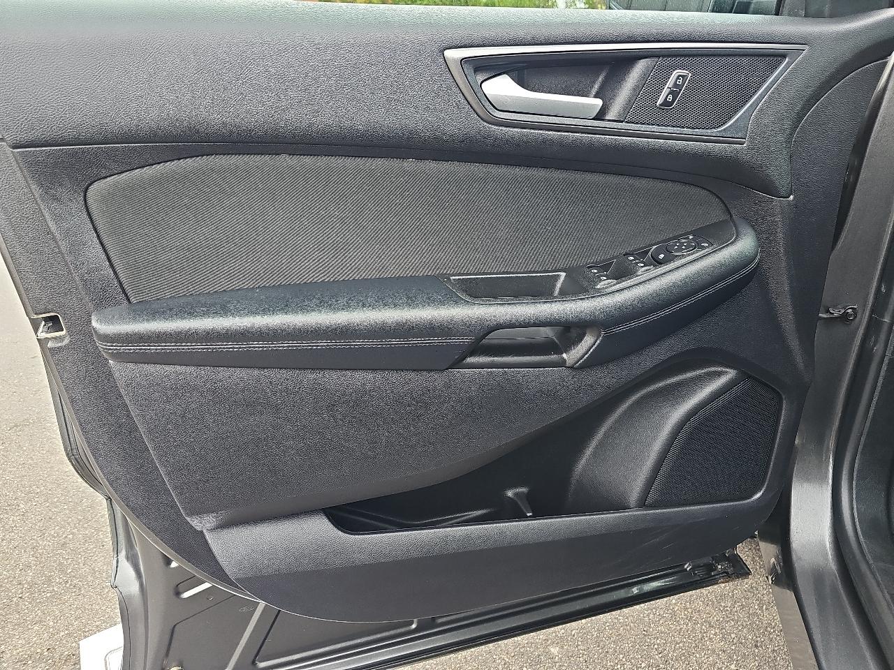 Ford Edge SE FWD 2019