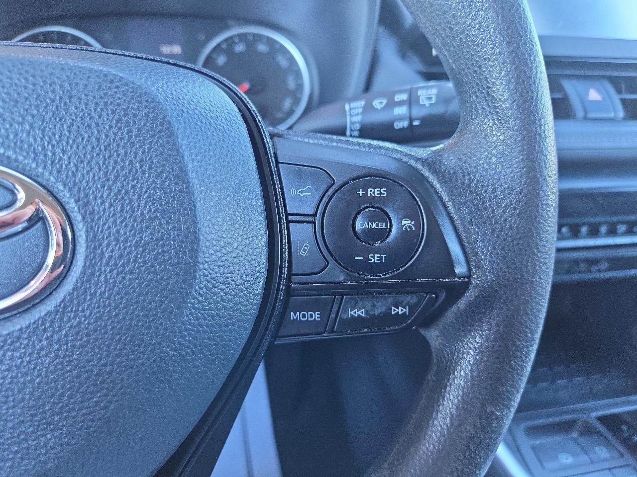 Toyota RAV4 LE AWD (Natl) 2022