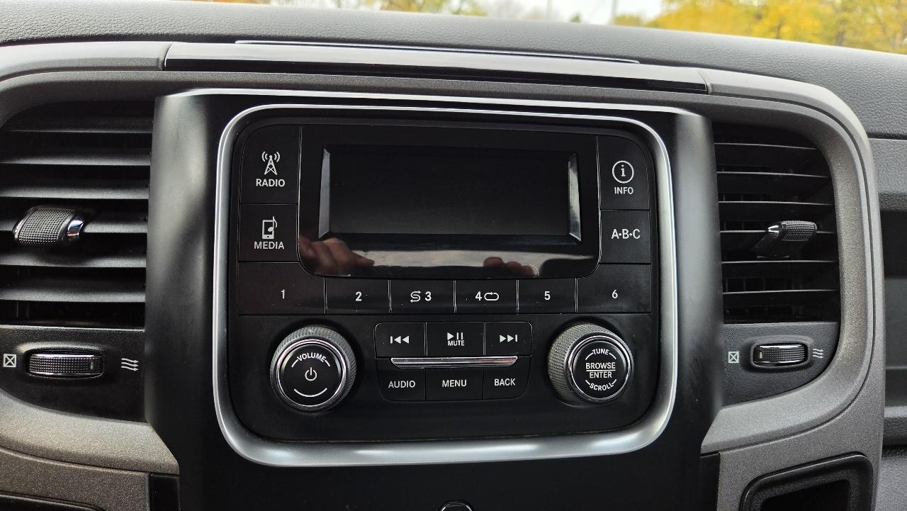 RAM 2500 4WD Reg Cab 140.5" Tradesman 2015
