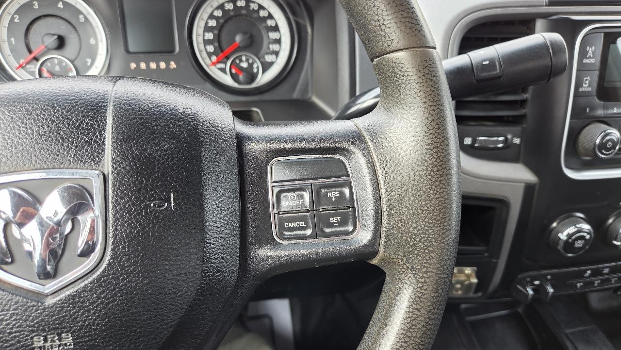 RAM 2500 4WD Reg Cab 140.5" Tradesman 2015