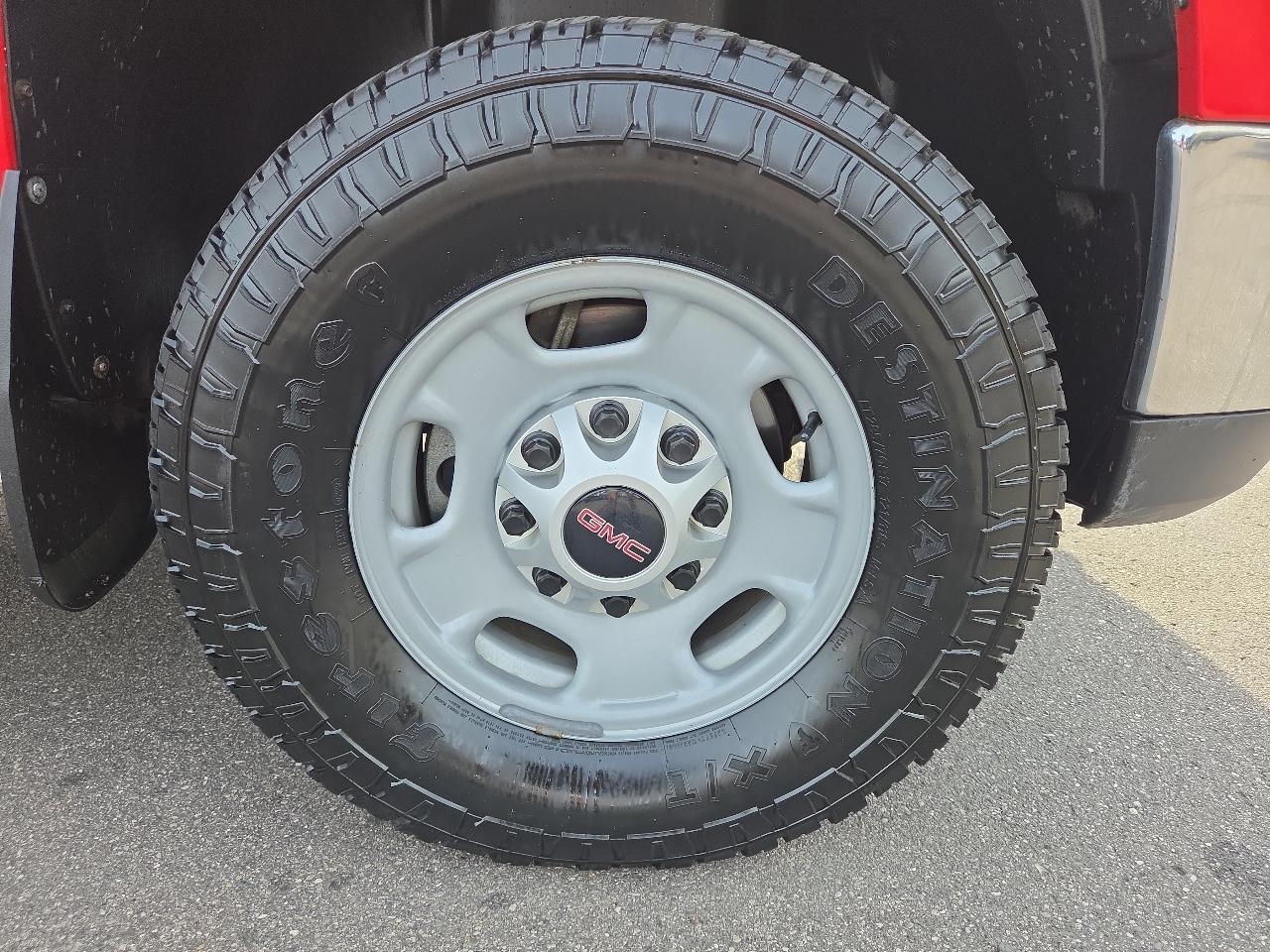 GMC Sierra 2500HD 4WD Reg Cab 133.7" Work Truck 2013