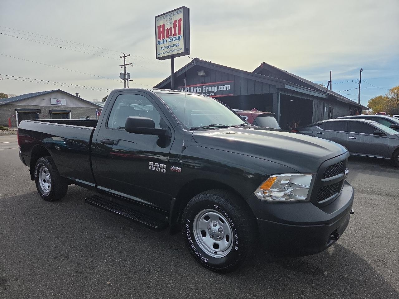 RAM 1500 4WD Reg Cab 140.5" Tradesman 2015