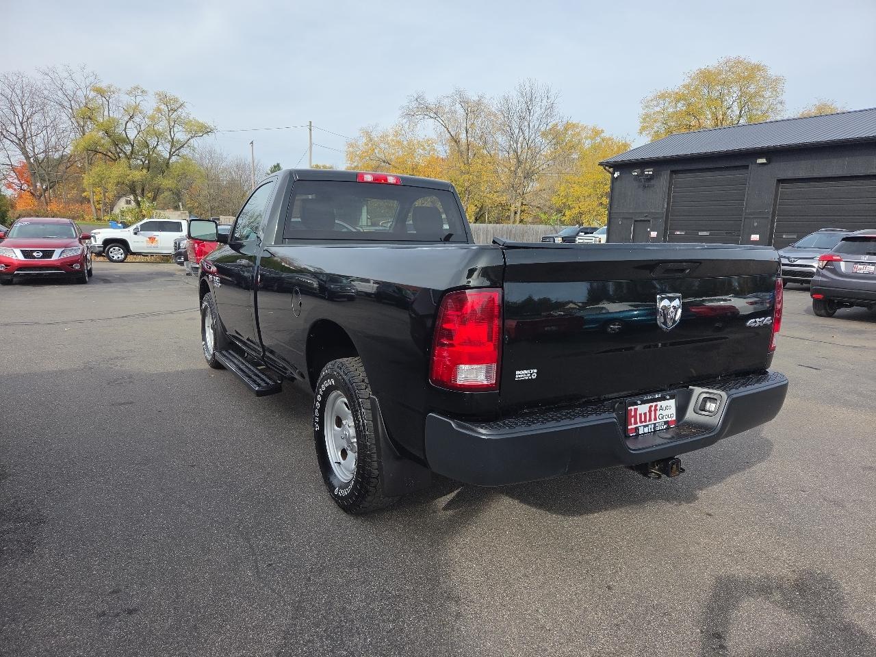 RAM 1500 4WD Reg Cab 140.5" Tradesman 2015