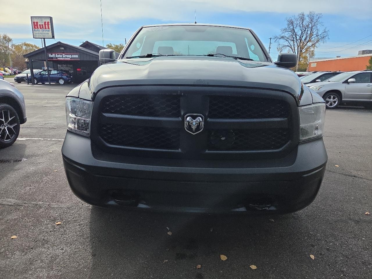 RAM 1500 4WD Reg Cab 140.5" Tradesman 2015