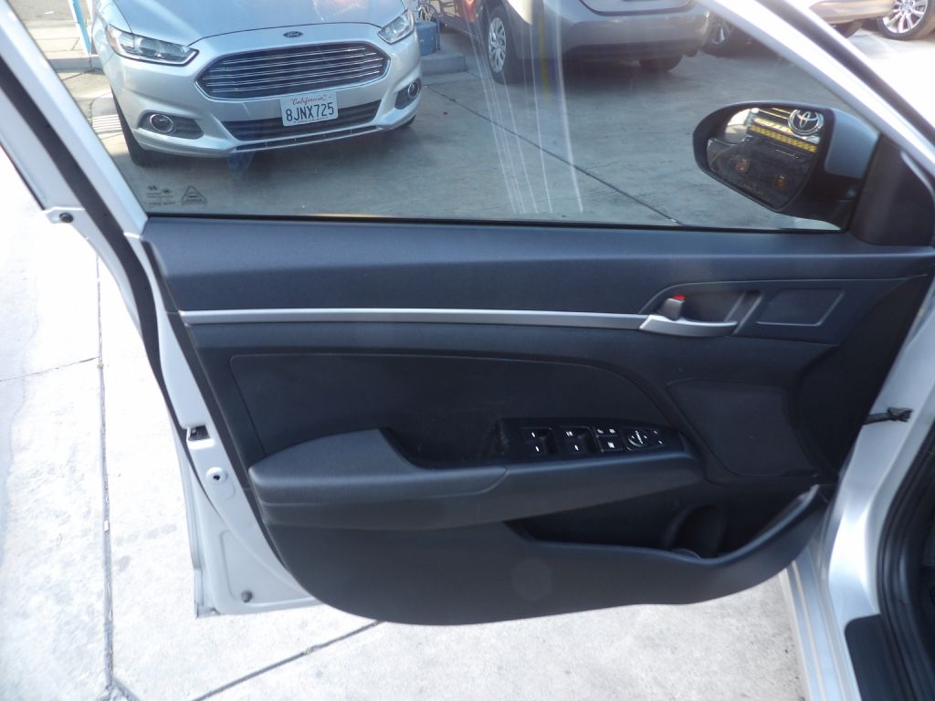 Hyundai Elantra Limited 2020