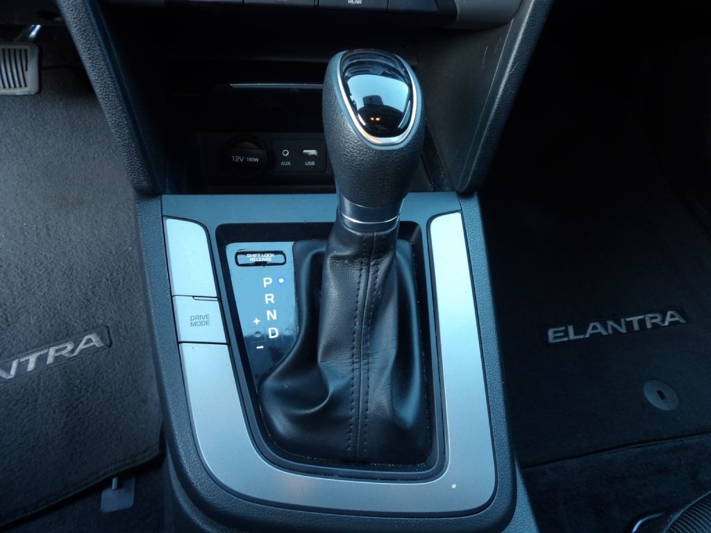 Hyundai Elantra Limited 2020