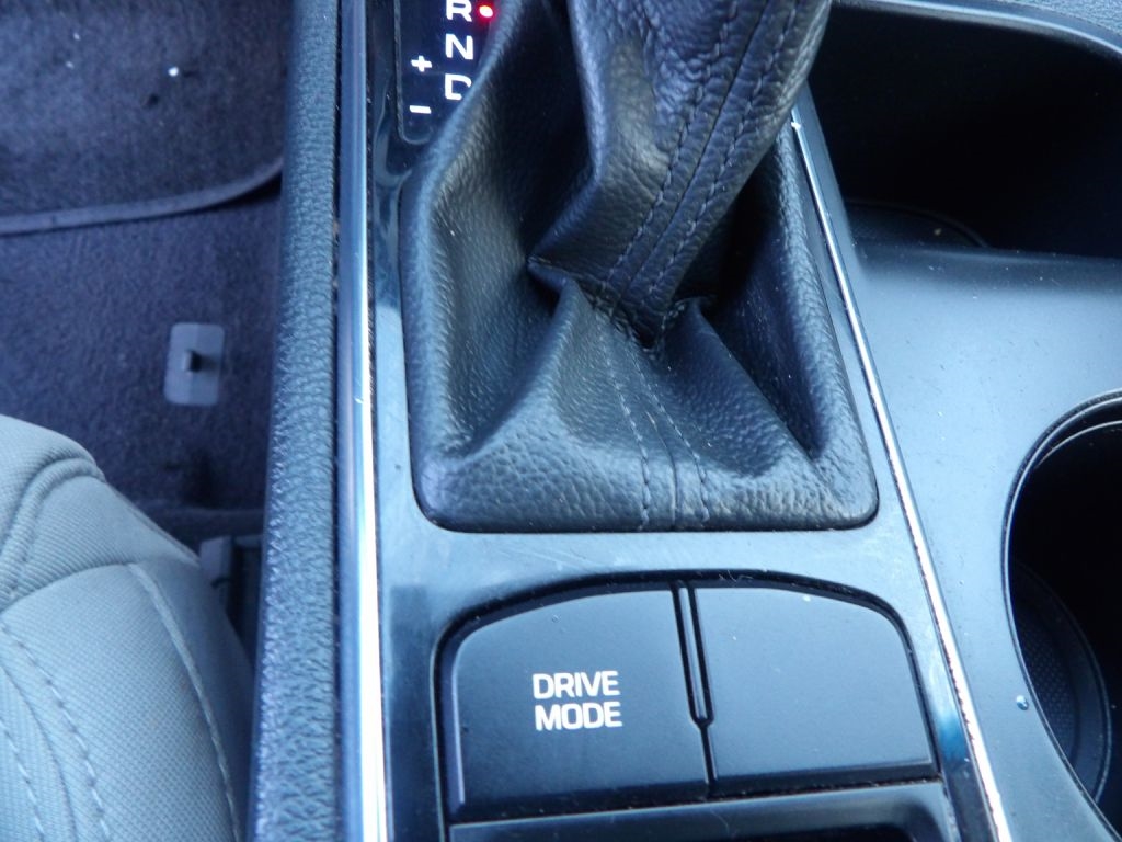 Hyundai Elantra Limited 2020