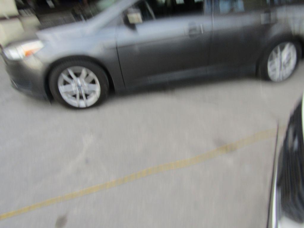 Ford Focus SE Sedan 2015