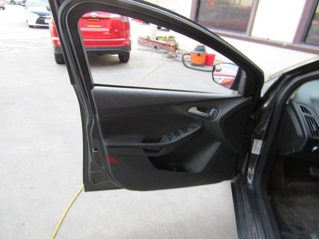 Ford Focus SE Sedan 2015