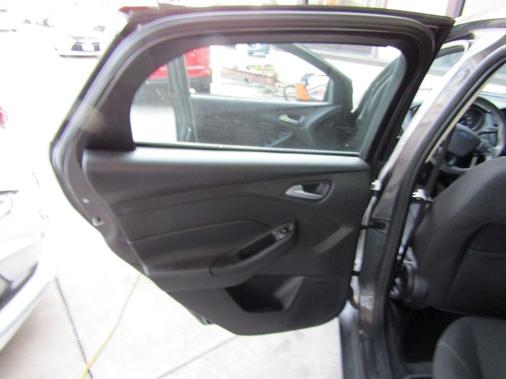 Ford Focus SE Sedan 2015