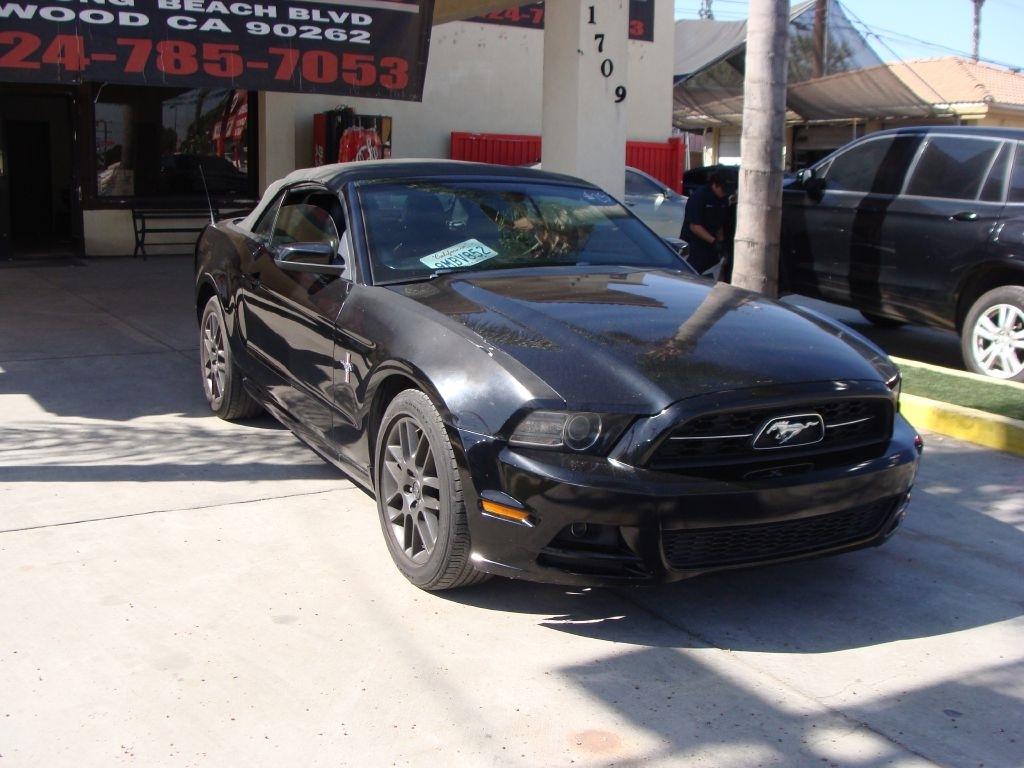 Ford Mustang V6 Convertible 2014
