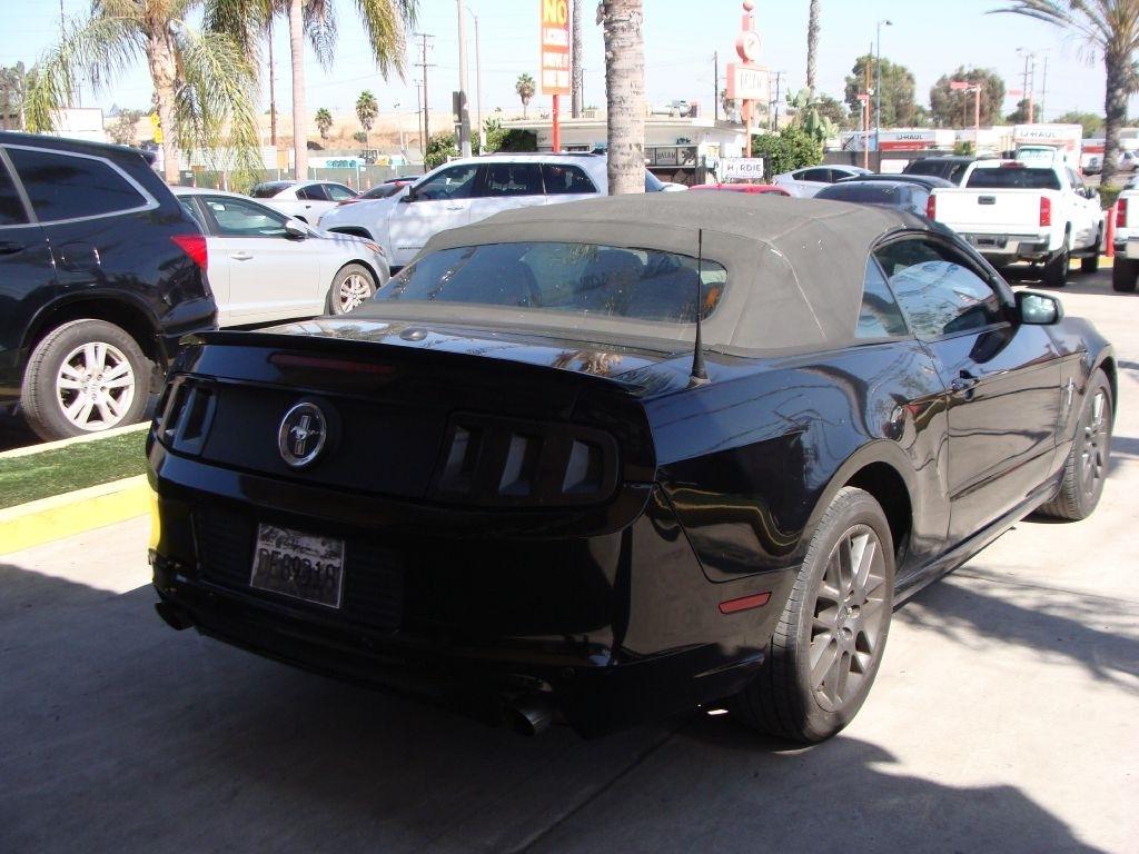 Ford Mustang V6 Convertible 2014