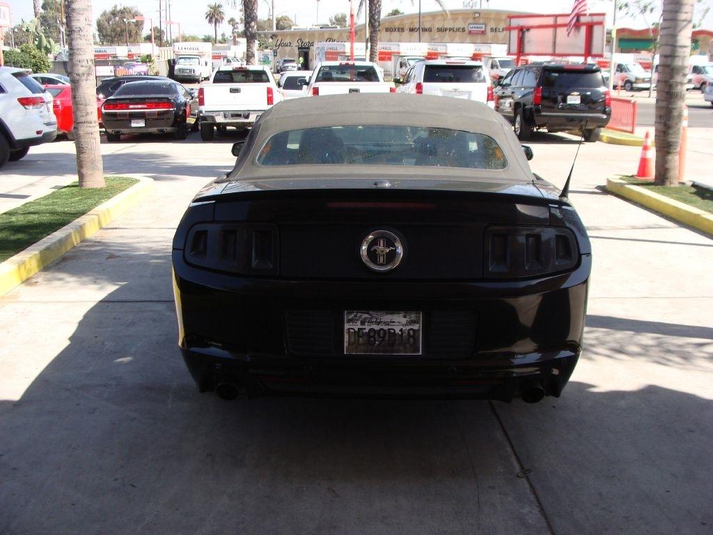 Ford Mustang V6 Convertible 2014