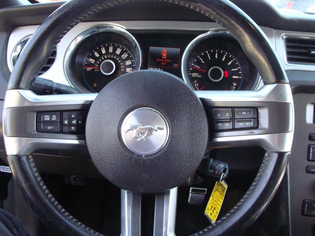 Ford Mustang V6 Convertible 2014