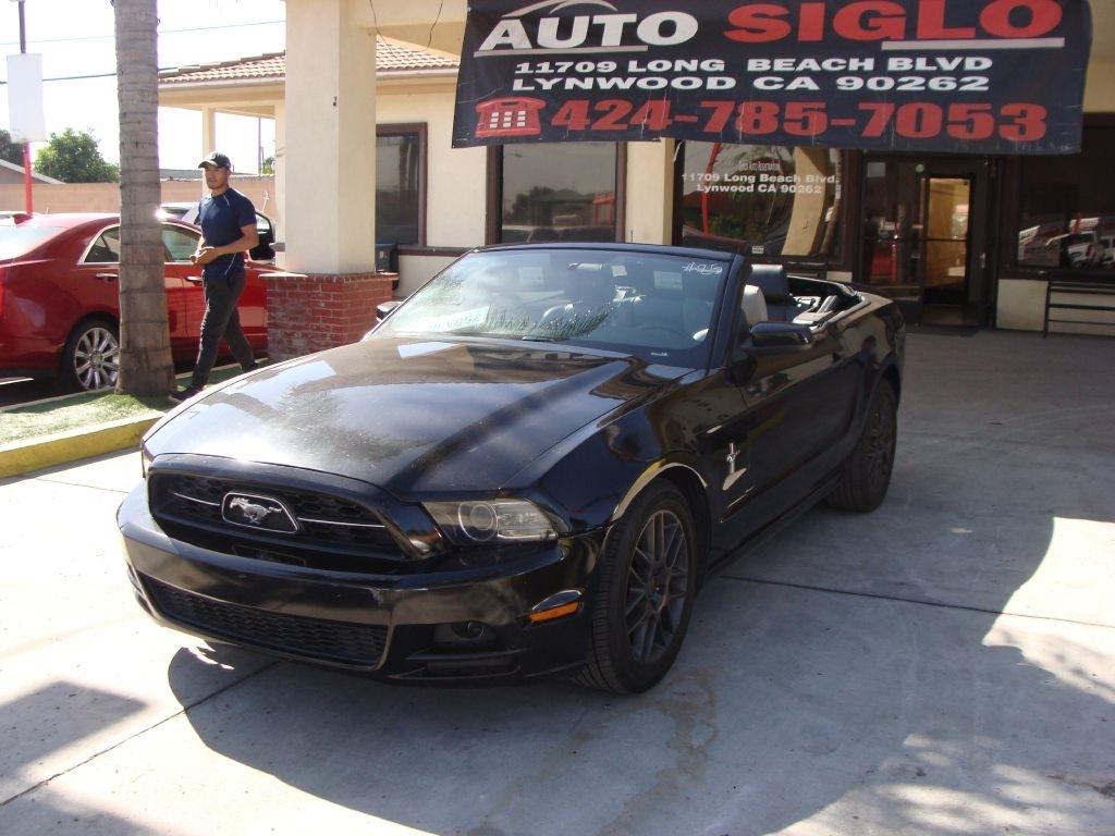 Ford Mustang V6 Convertible 2014