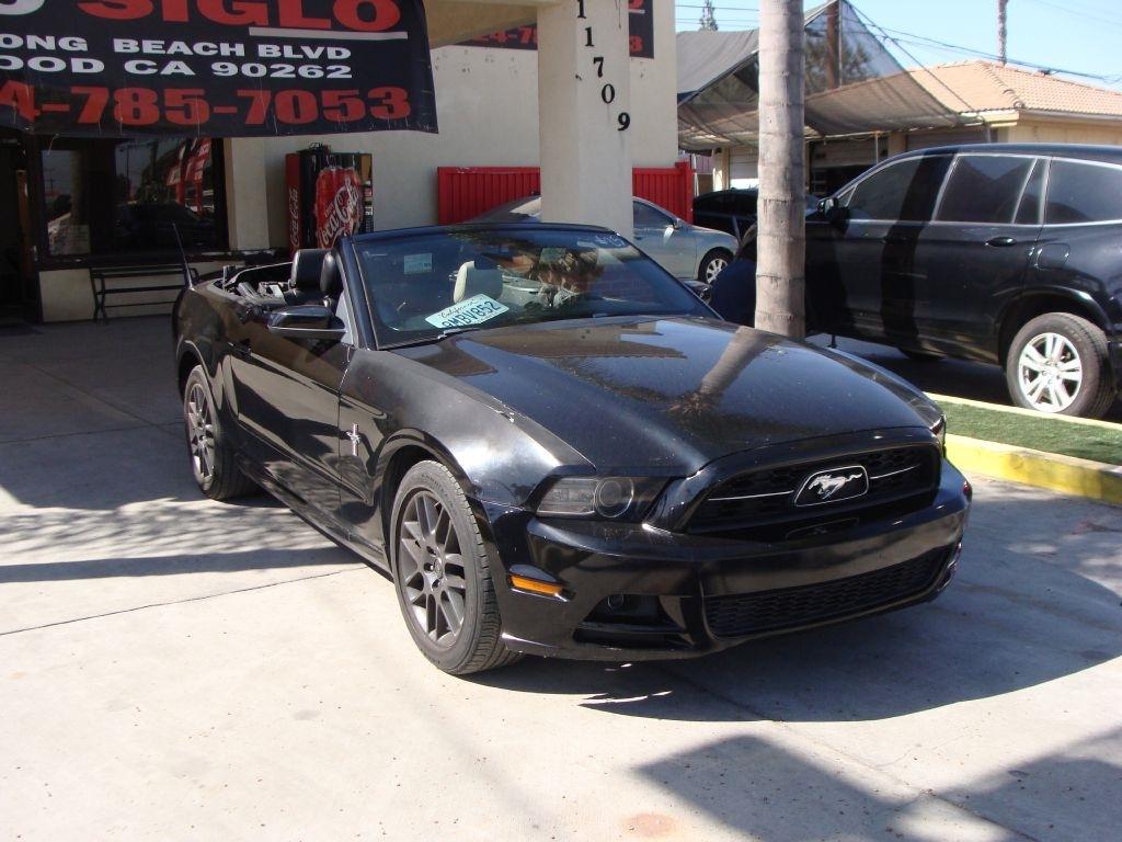 Ford Mustang V6 Convertible 2014