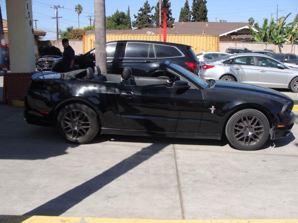 Ford Mustang V6 Convertible 2014