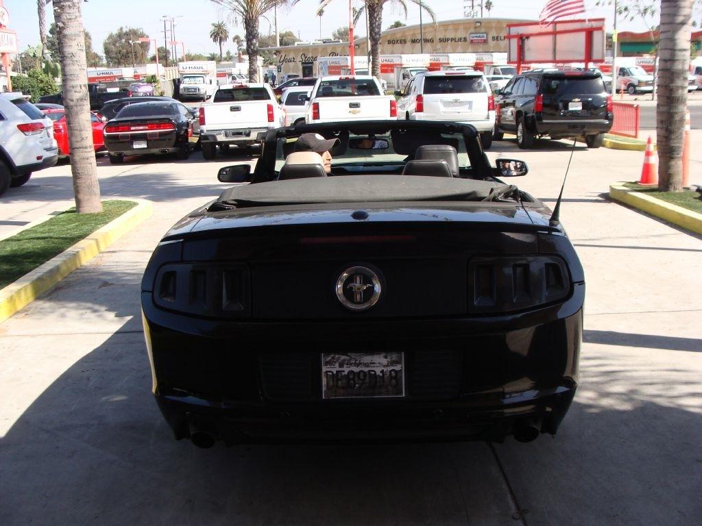 Ford Mustang V6 Convertible 2014