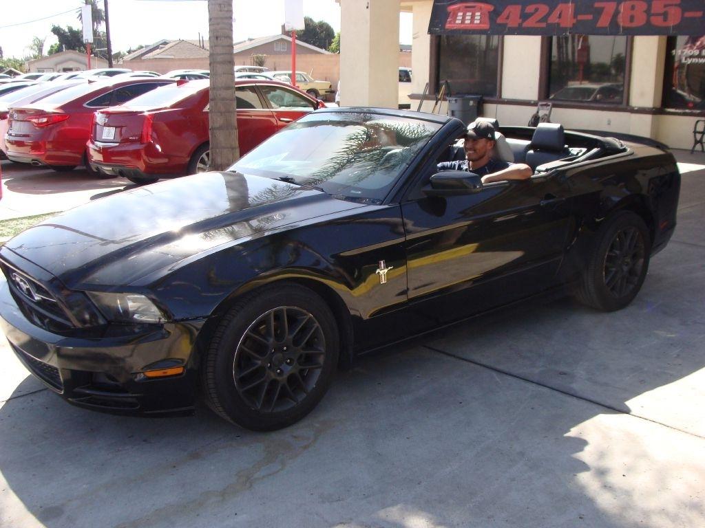 Ford Mustang V6 Convertible 2014