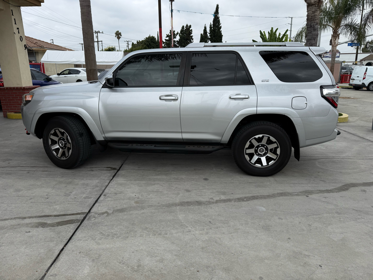 Toyota 4Runner SR5 2WD 2018